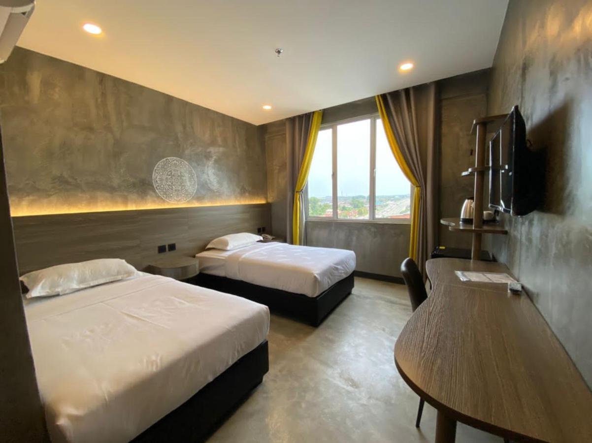 Sri Indar Hotel&Suites Parit Buntar Bagian luar foto