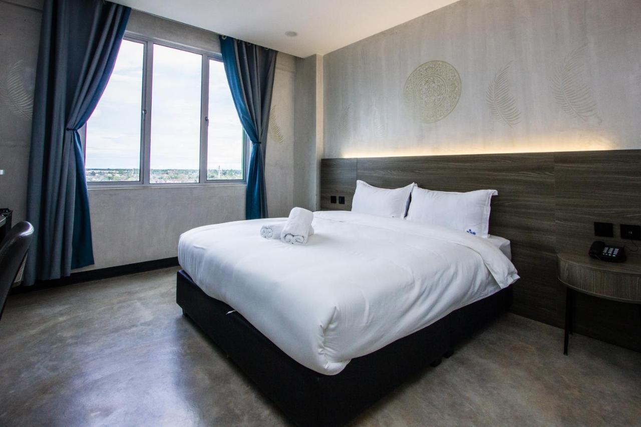 Sri Indar Hotel&Suites Parit Buntar Bagian luar foto