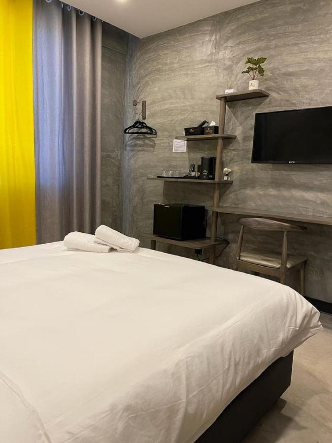 Sri Indar Hotel&Suites Parit Buntar Bagian luar foto
