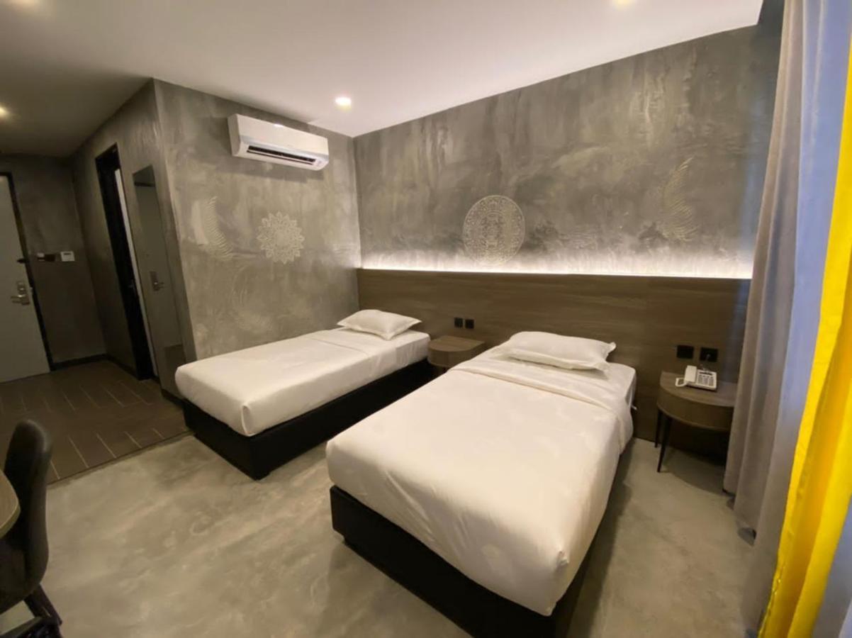 Sri Indar Hotel&Suites Parit Buntar Bagian luar foto