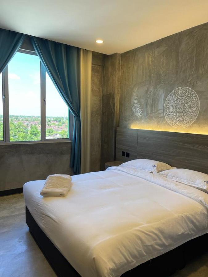 Sri Indar Hotel&Suites Parit Buntar Bagian luar foto
